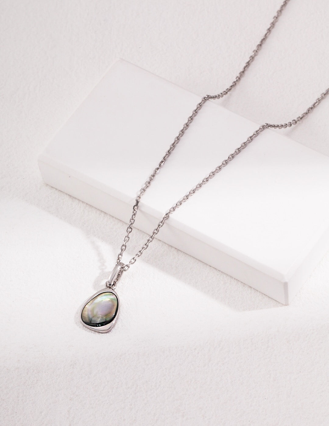 Black Shell Pendant Necklace