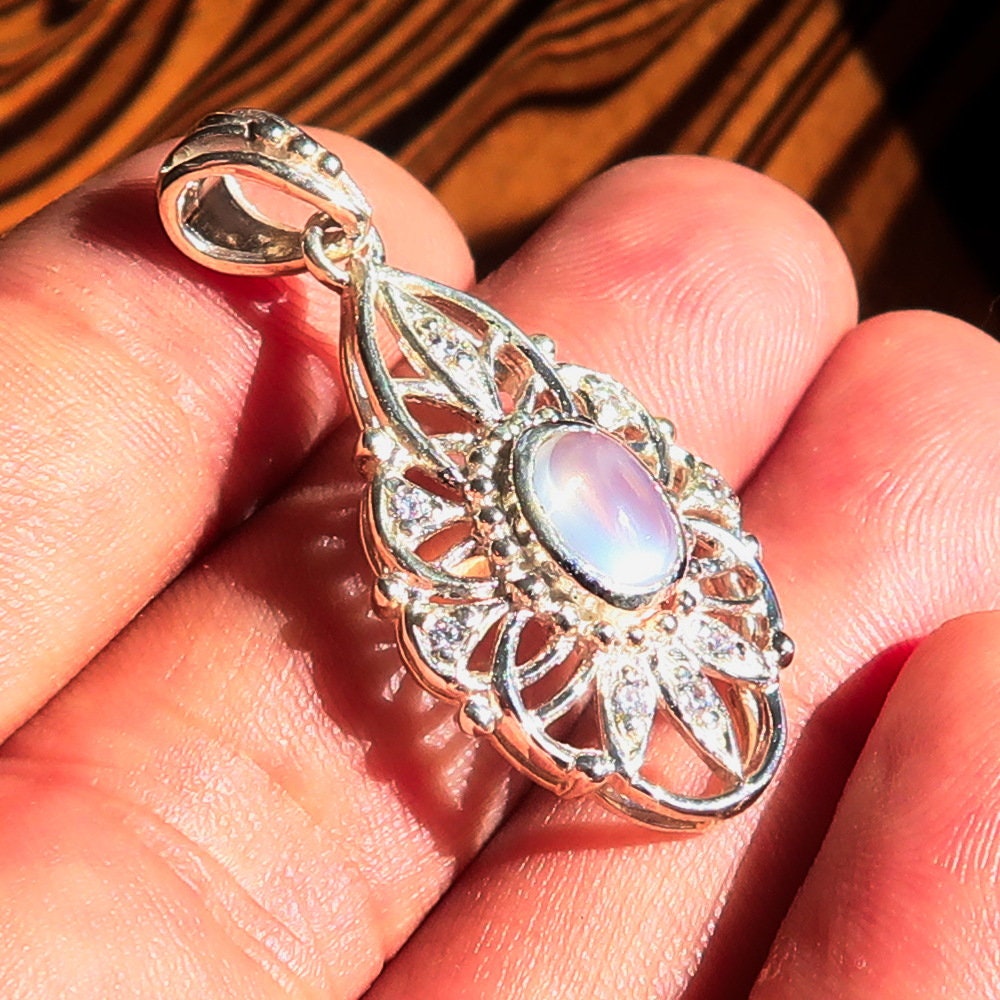 Moonstone Pendant | Sterling Silver & Oval Ceylon Moonstone