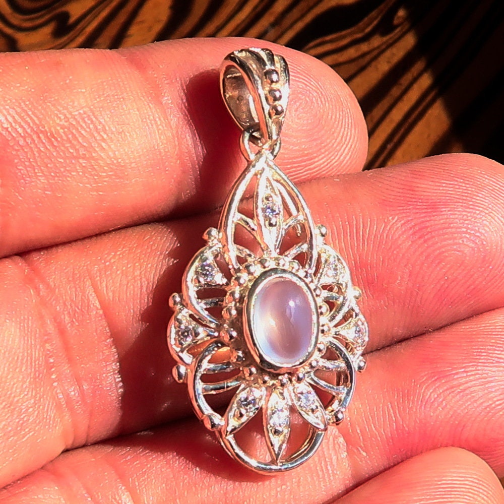 Moonstone Pendant | Sterling Silver & Oval Ceylon Moonstone