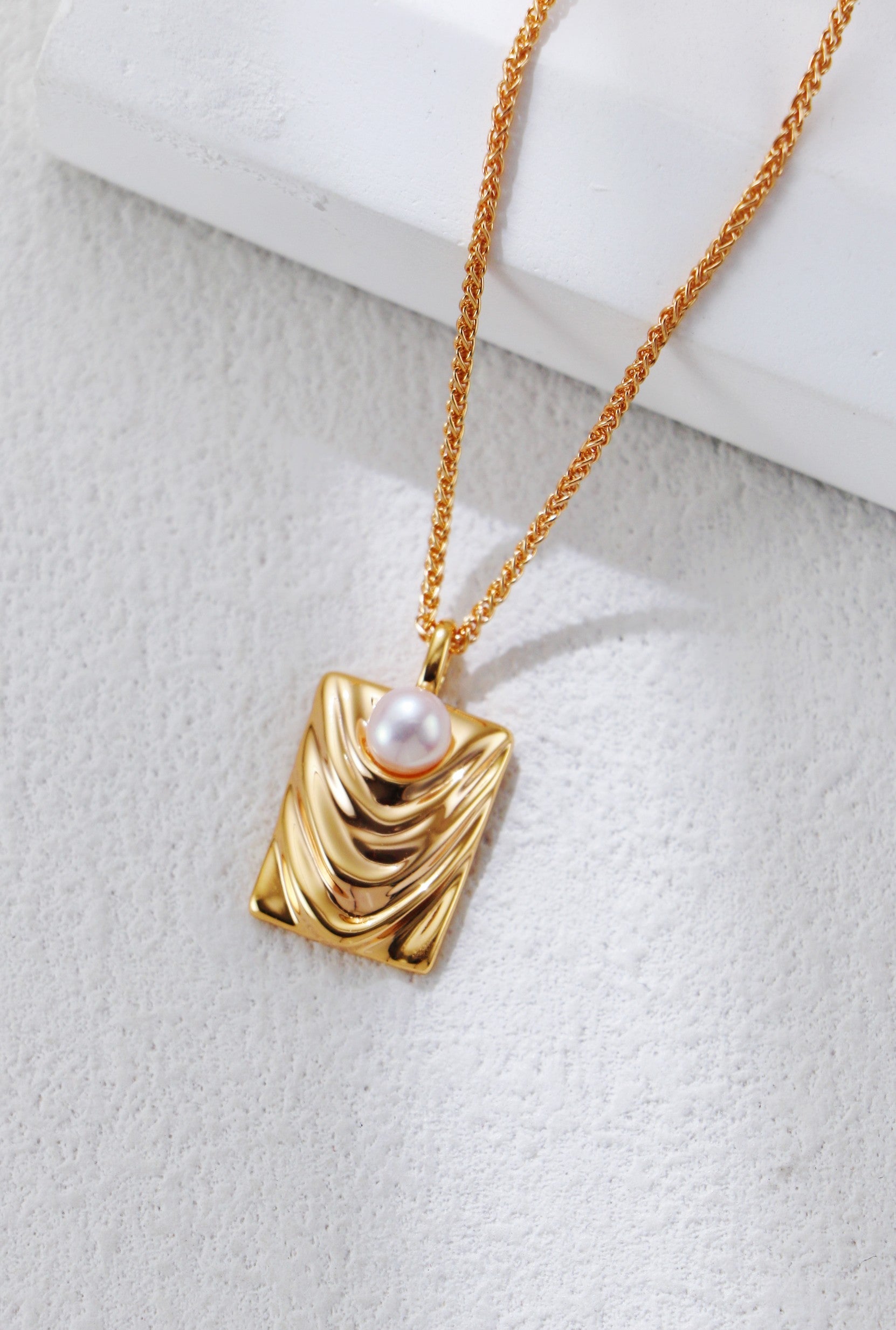 Freshwater Pearl Pendant Necklace