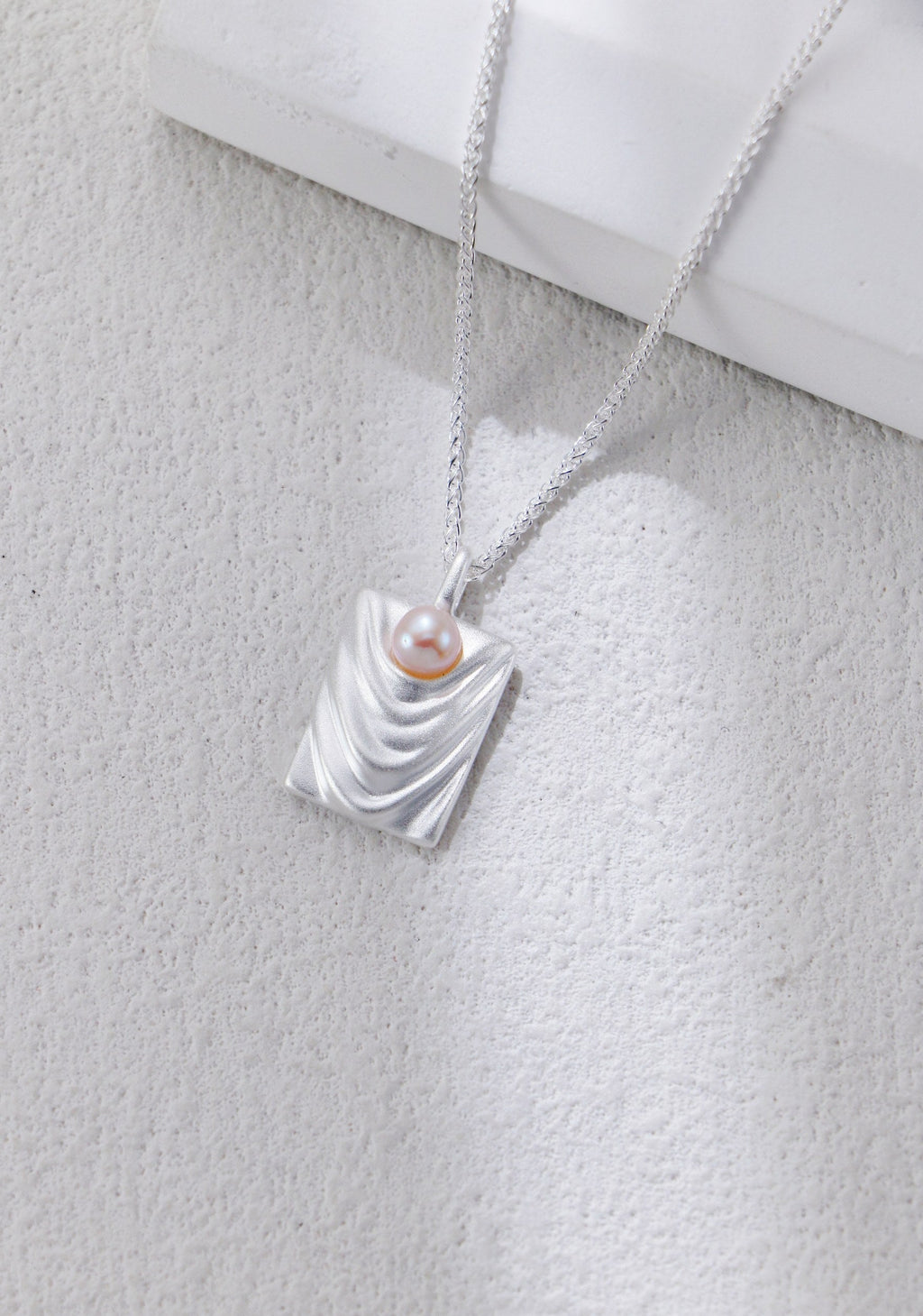 Modern Ripple Pearl Statement Necklace