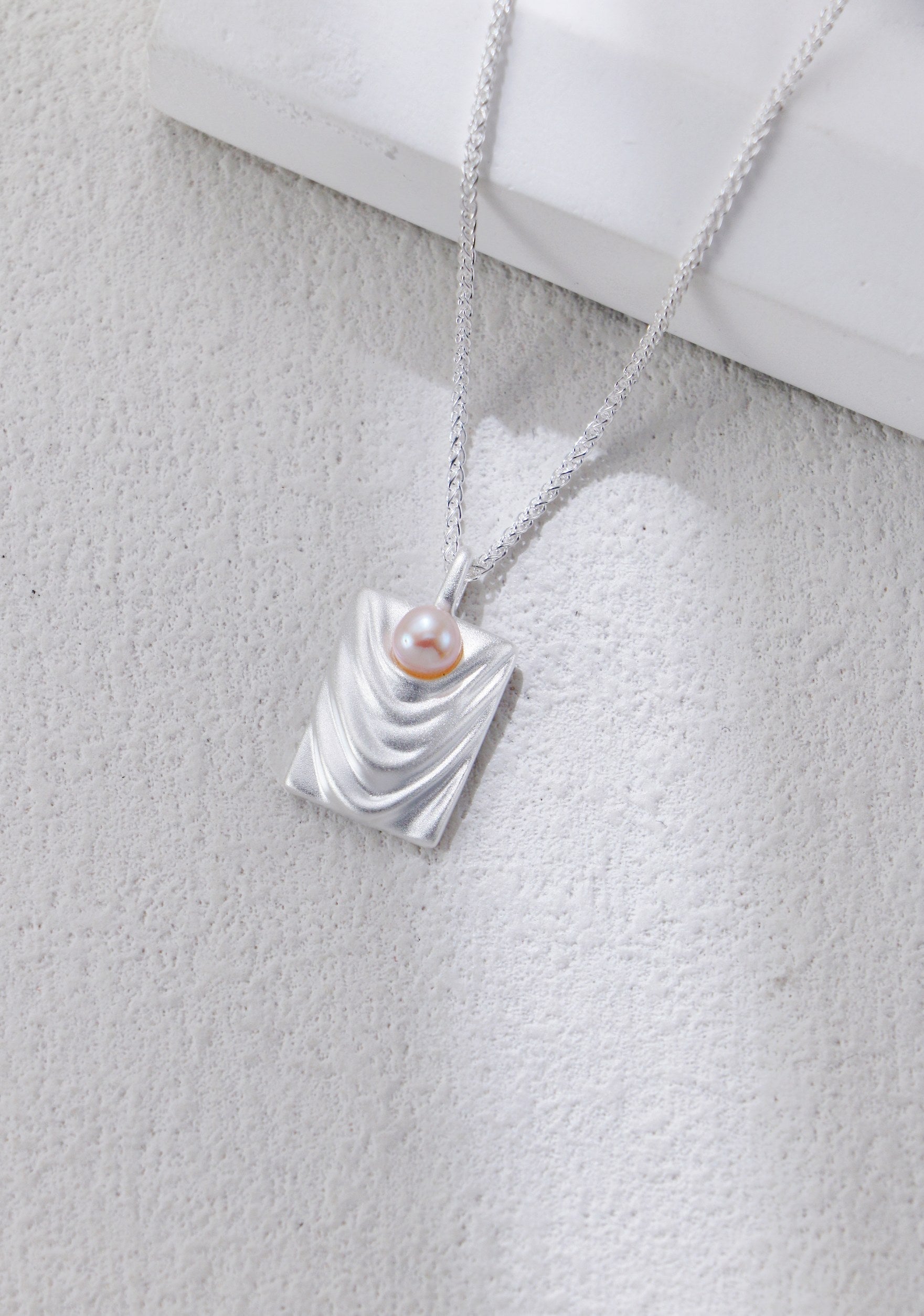 Modern Ripple Pearl Statement Necklace